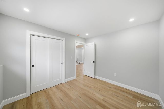 12 Thornton Lane, Piscataway, NJ 08854