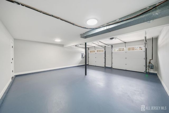 12 Thornton Lane, Piscataway, NJ 08854