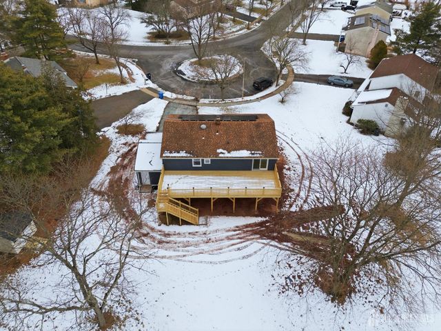 12 Thornton Lane, Piscataway, NJ 08854