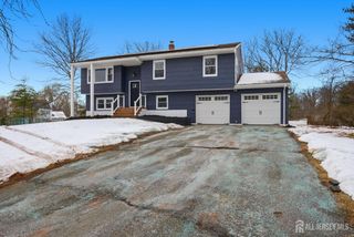 12 Thornton Lane, Piscataway, NJ 08854