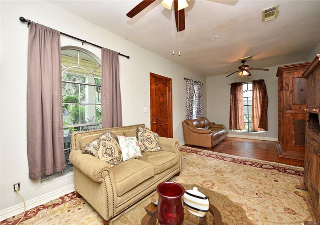 4104 Walker Street, Houston, TX 77023