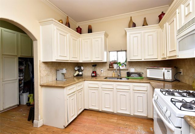 4104 Walker Street, Houston, TX 77023