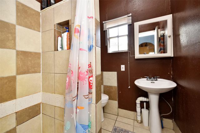 4104 Walker Street, Houston, TX 77023