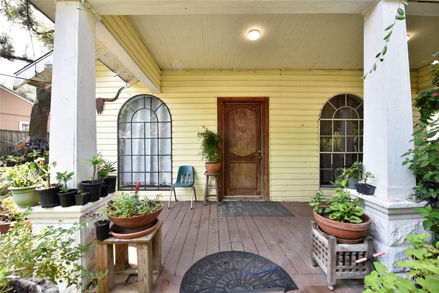 4104 Walker Street, Houston, TX 77023