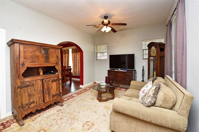 4104 Walker Street, Houston, TX 77023