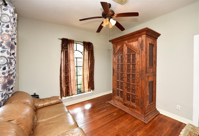 4104 Walker Street, Houston, TX 77023