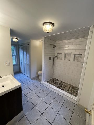 56 North Maple St, Enfield, CT 06082