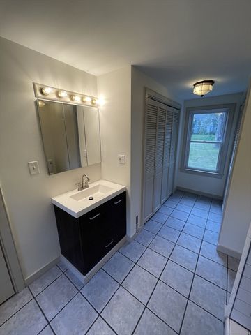 56 North Maple St, Enfield, CT 06082