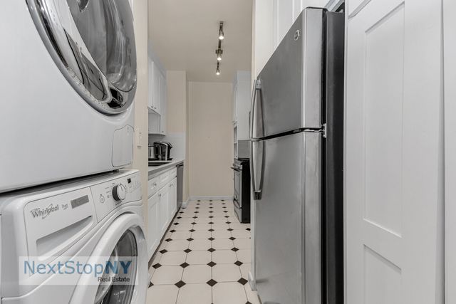 303 E 57th St Apt 24E, New York City, NY 10022