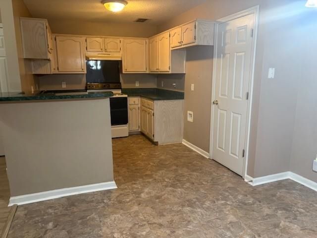 6890 CENTURY OAKS DR, Cordova, TN 38018