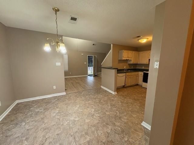 6890 CENTURY OAKS DR, Cordova, TN 38018