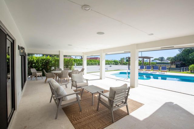 2184 Appaloosa Trail, Wellington, FL 33414