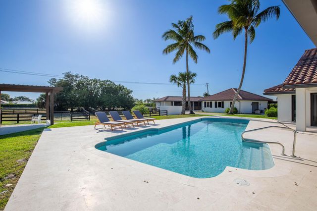 2184 Appaloosa Trail, Wellington, FL 33414