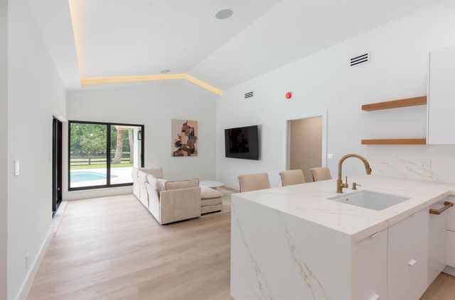 2184 Appaloosa Trail, Wellington, FL 33414