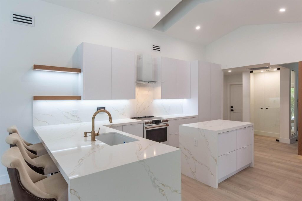 2184 Appaloosa Trail, Wellington, FL 33414