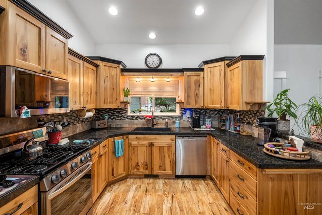 23824 Breyer Rd, Caldwell, ID 83607