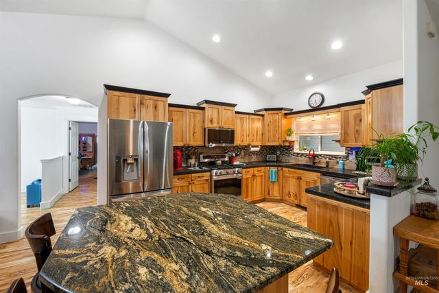 23824 Breyer Rd, Caldwell, ID 83607