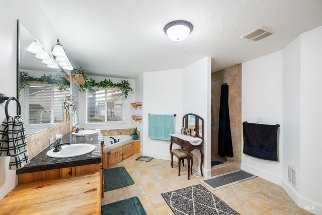 23824 Breyer Rd, Caldwell, ID 83607
