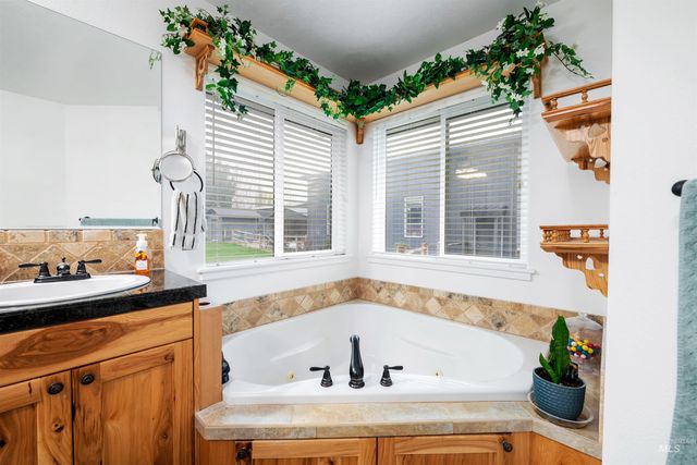 23824 Breyer Rd, Caldwell, ID 83607