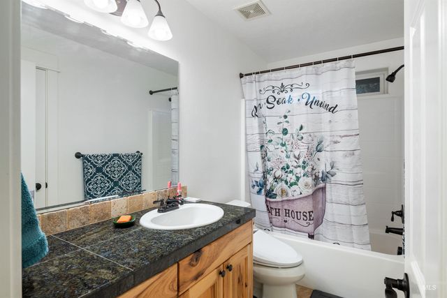23824 Breyer Rd, Caldwell, ID 83607