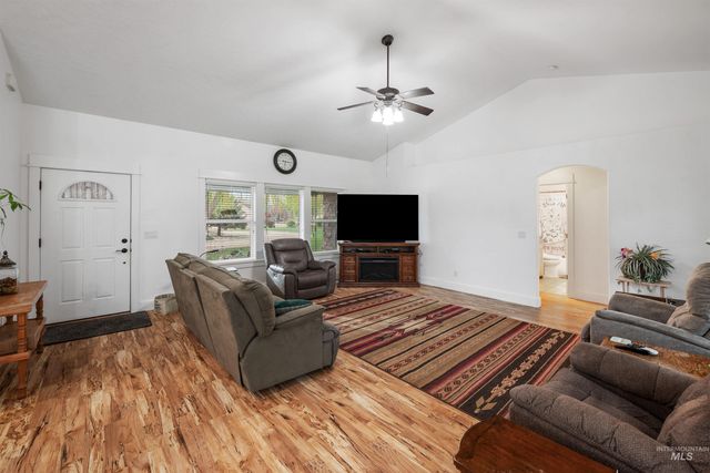 23824 Breyer Rd, Caldwell, ID 83607