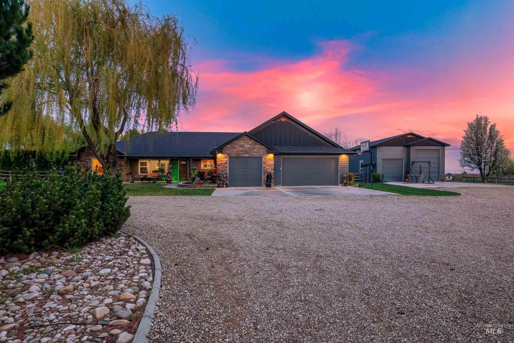 23824 Breyer Rd, Caldwell, ID 83607