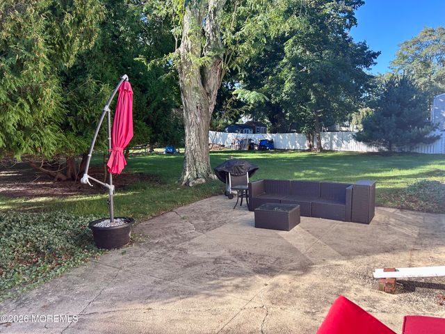 9 Orchard Avenue E, Holmdel, NJ 07733