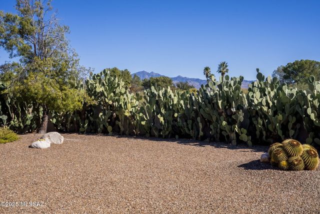 8 Avenida Gutierrez, Tubac, AZ 85640