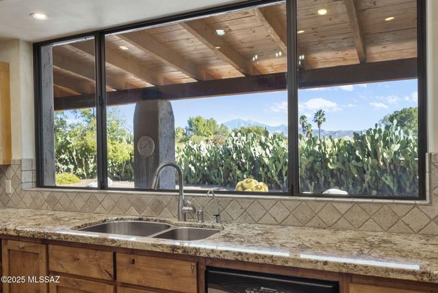 8 Avenida Gutierrez, Tubac, AZ 85640