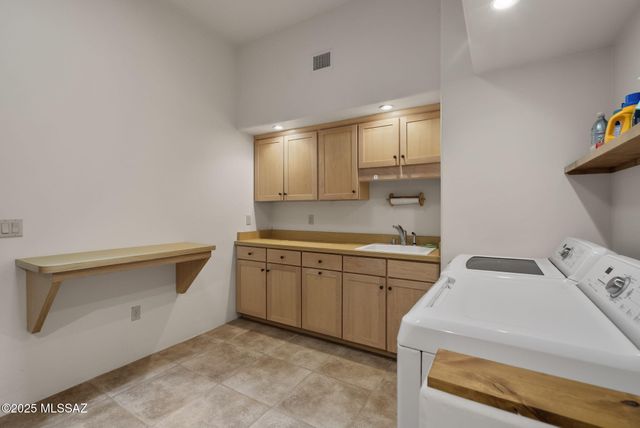 8 Avenida Gutierrez, Tubac, AZ 85640