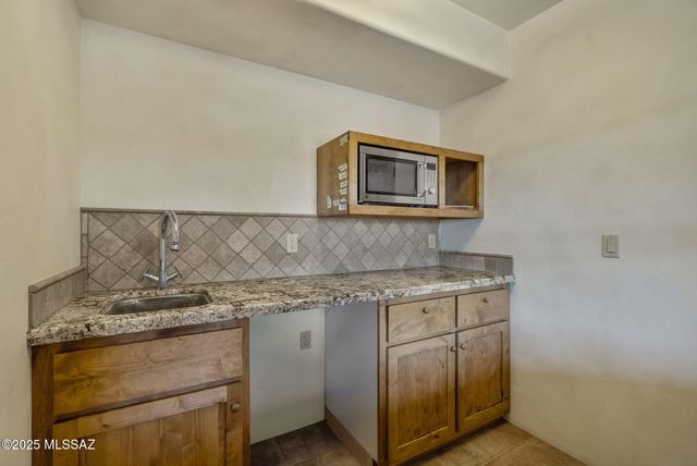 8 Avenida Gutierrez, Tubac, AZ 85640