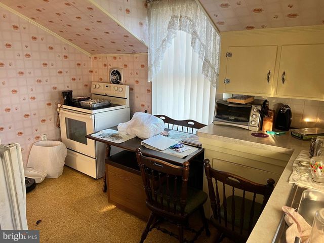 58 W CHARLOTTE ST, Millersville, PA 17551