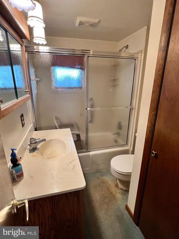 58 W CHARLOTTE ST, Millersville, PA 17551