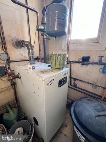 58 W CHARLOTTE ST, Millersville, PA 17551