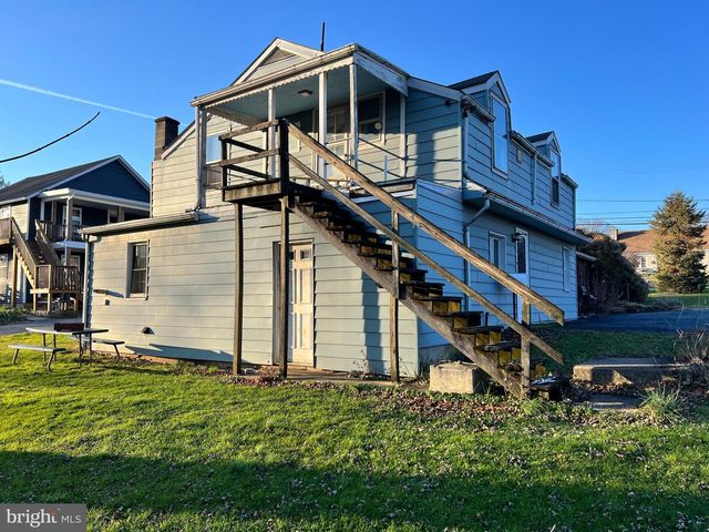 58 W CHARLOTTE ST, Millersville, PA 17551