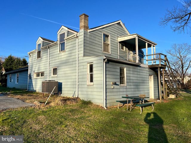 58 W CHARLOTTE ST, Millersville, PA 17551