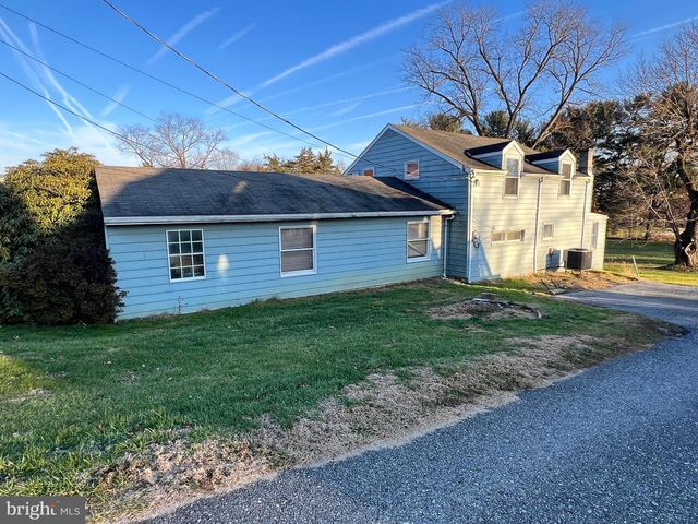 58 W CHARLOTTE ST, Millersville, PA 17551