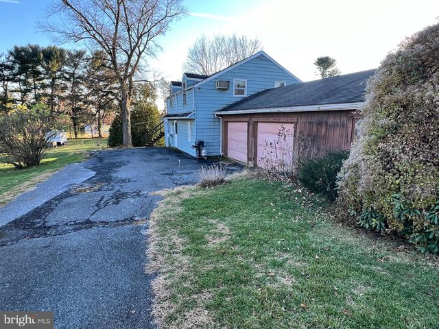 58 W CHARLOTTE ST, Millersville, PA 17551