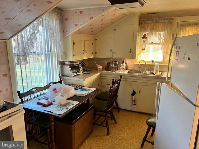 58 W CHARLOTTE ST, Millersville, PA 17551