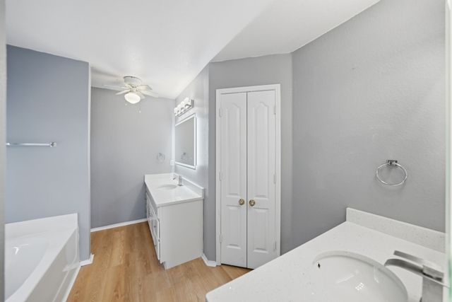 1912 Lennox Lane, Arlington, TX 76018
