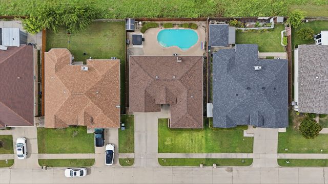 1912 Lennox Lane, Arlington, TX 76018