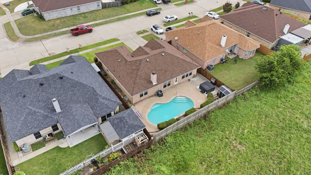 1912 Lennox Lane, Arlington, TX 76018