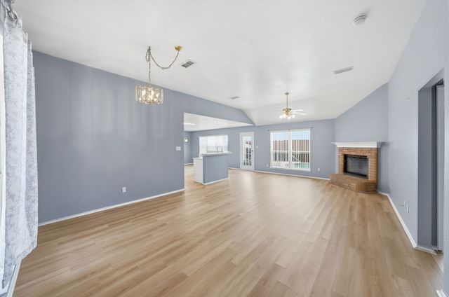 1912 Lennox Lane, Arlington, TX 76018