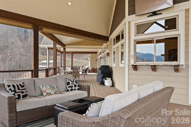 164 Flowing Hills Drive, Clyde, NC 28721