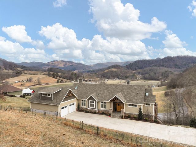 164 Flowing Hills Drive, Clyde, NC 28721