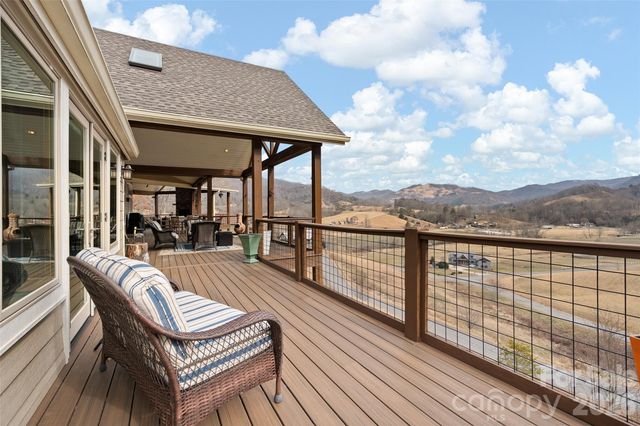 164 Flowing Hills Drive, Clyde, NC 28721