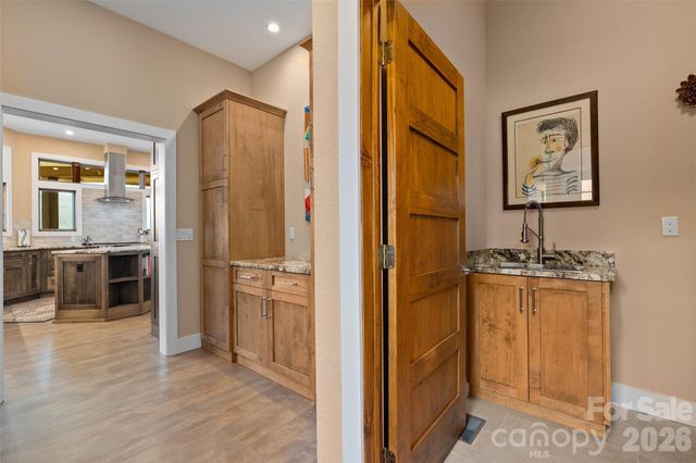 164 Flowing Hills Drive, Clyde, NC 28721