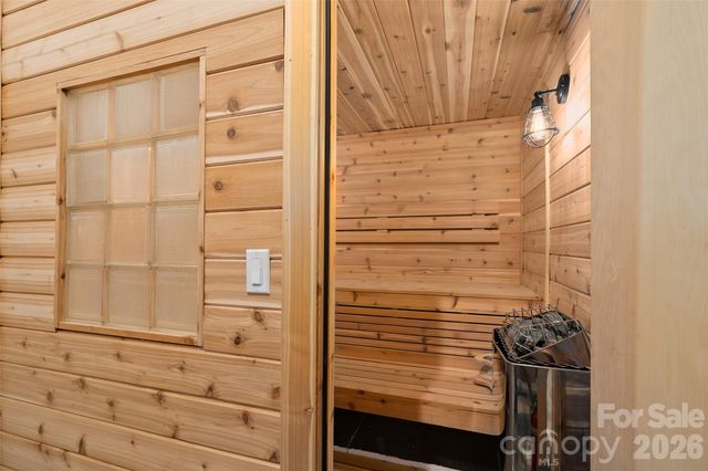 164 Flowing Hills Drive, Clyde, NC 28721