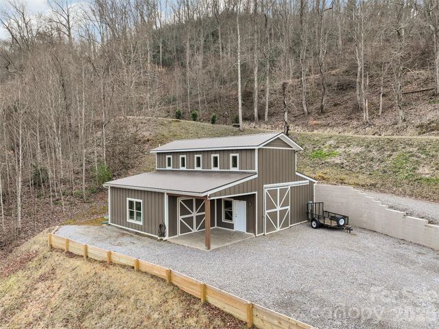 164 Flowing Hills Drive, Clyde, NC 28721