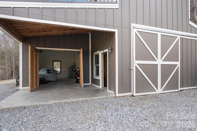 164 Flowing Hills Drive, Clyde, NC 28721